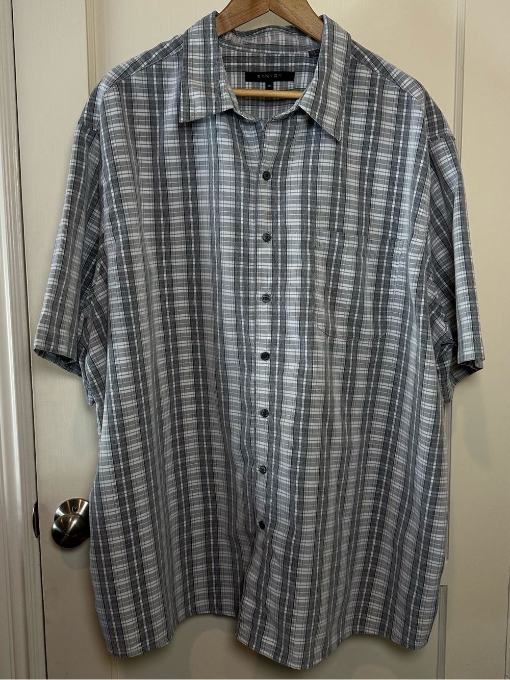 Synrgy Short Sleeve Grey Plaid Button Up Shirt - Size 2XL